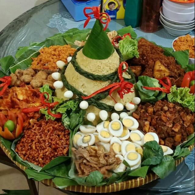 

Tumpeng