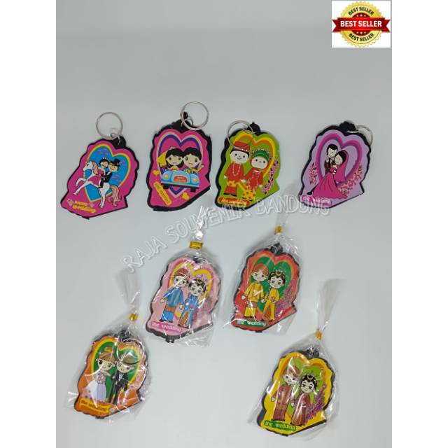 Souvenir pernikahan gantungan kunci pengantin Shopee Souvenir pernikahan gantungan kunci pengantin Shopee