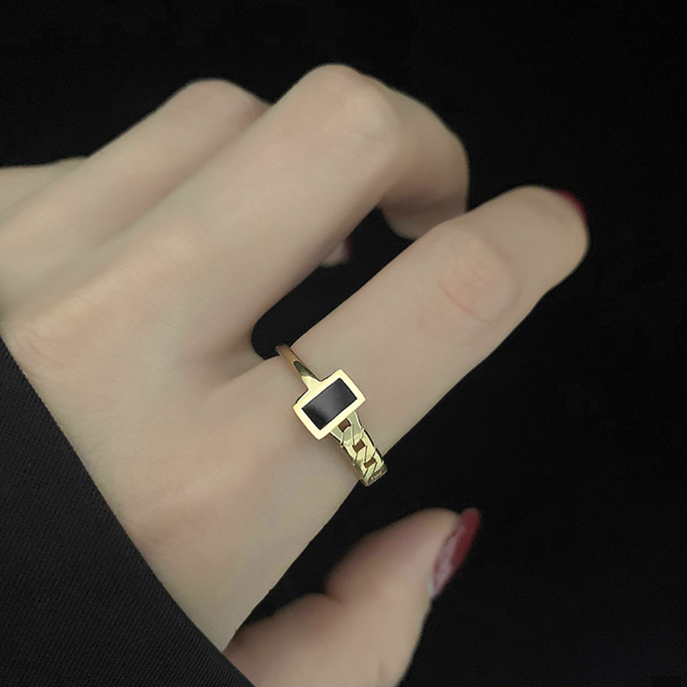 Cincin Wanita Dari Enamel Hitam Normcore Gaya INS Sederhana Baja Titanium Emas 18K Perhiasan Fashion Asimetris Rings