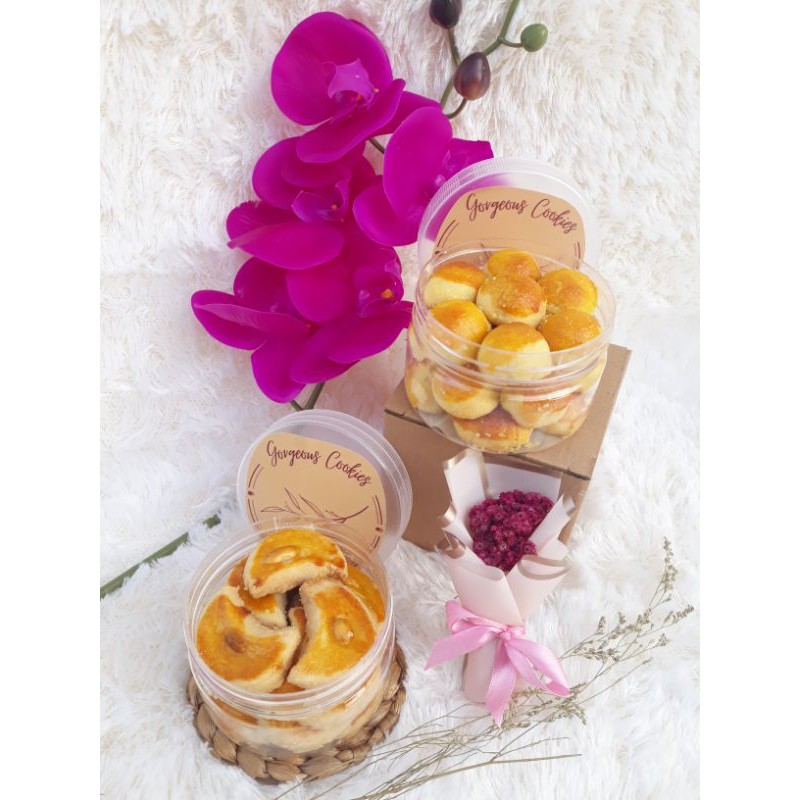 

Kue Nastar dan Kue Kacang / Kue lebaran Nastar dan Kue Kacang