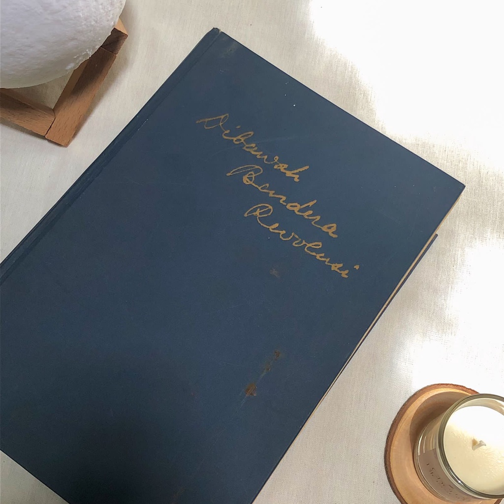 Di Bawah Bendera Revolusi 1963