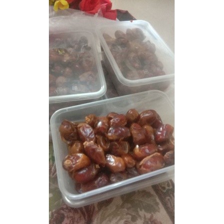 

Kurma Syukari dan khalas
