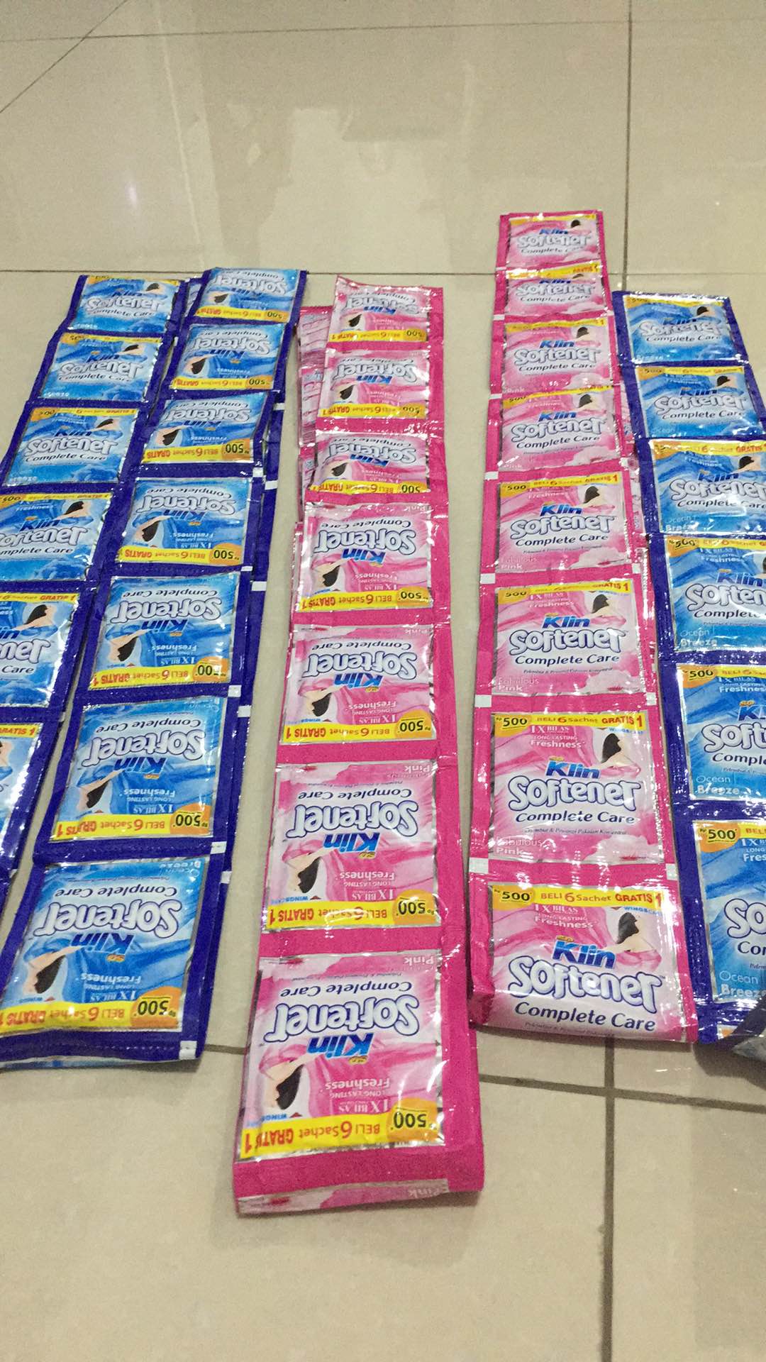 So Klin Softener 1x Bilas Pewangi Dan Pelembut Pakaian Sekali Bilas Kemasan Saset