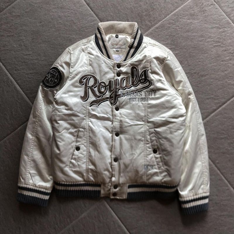 VARSITY MLB ROYALS SIZE S FIT M