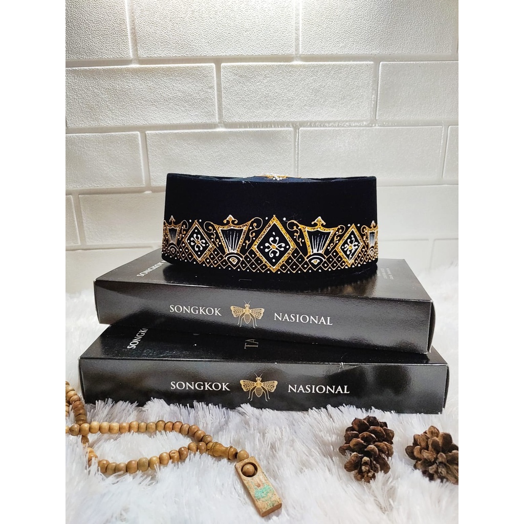 SONGKOK DEWASA / PECI DEWASA / KOPIAH DEWASA LUKIS MOTIF WAJIK EMAS