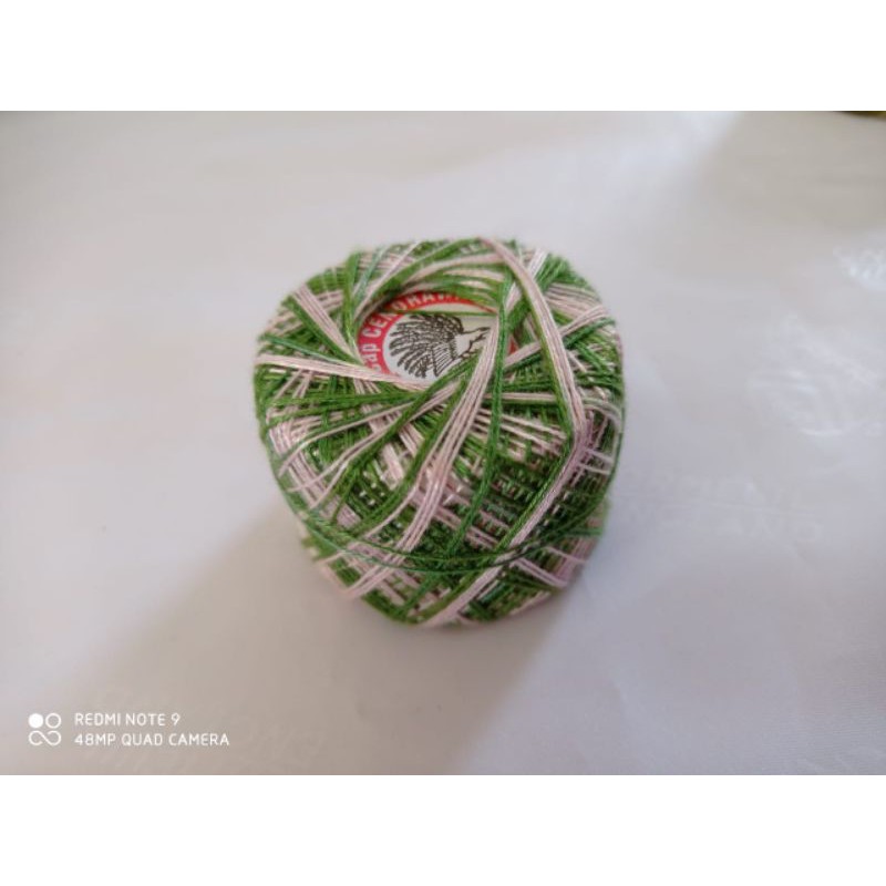 BENANG SULAM GRADASI HIJAU-PINK MUDA CAP CENDRAWASIH