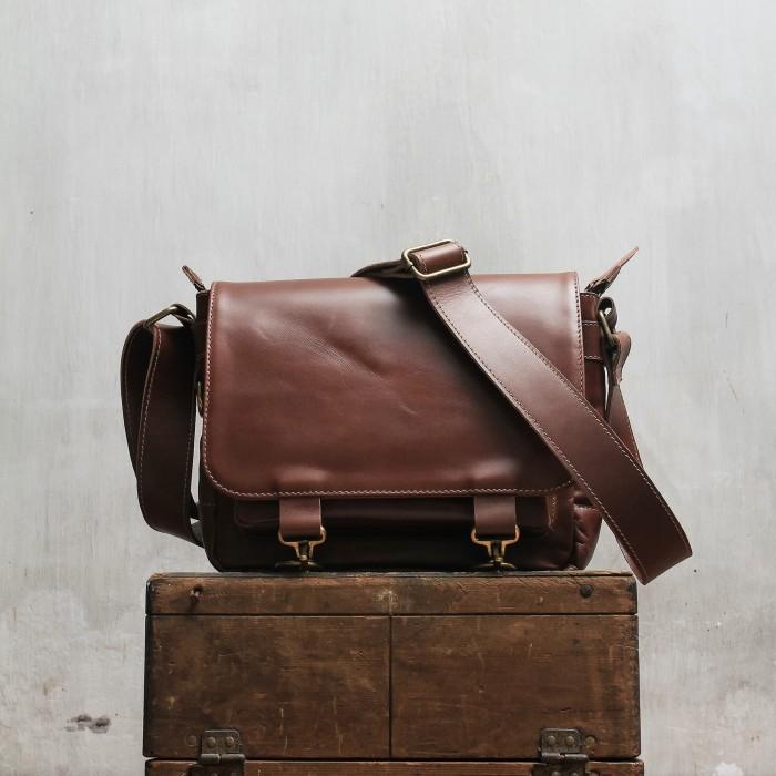 Verne's Monkshood Mirrorless Camera Bag - Tas Kamera Mirrorless Kulit