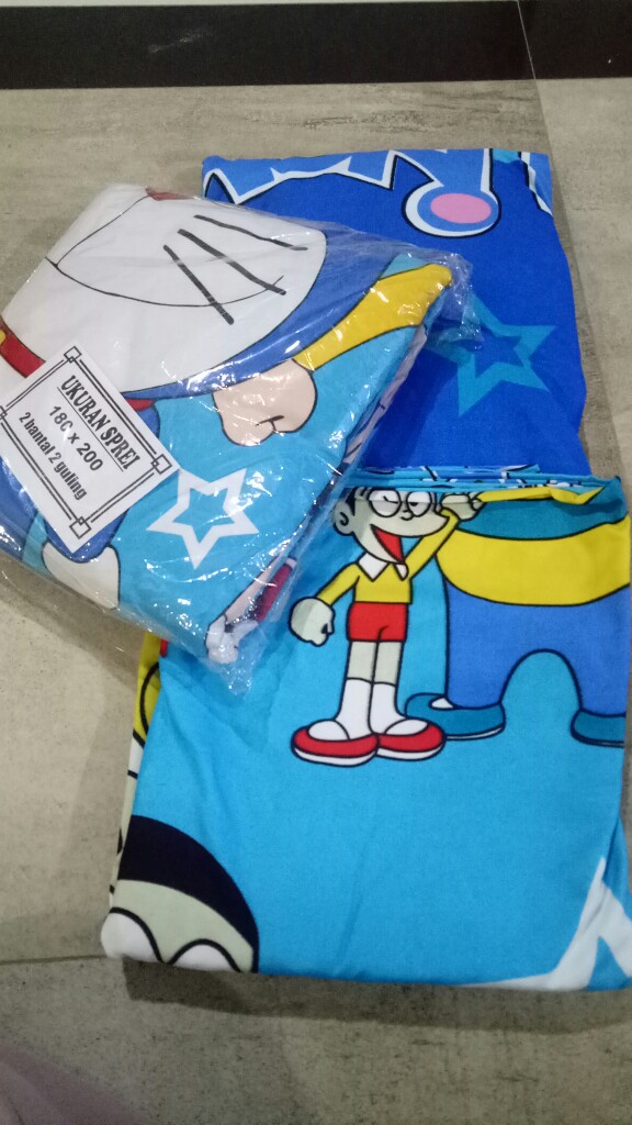 Sprei Doraemon Star Uk 90, 100, 120, 160, 180, 200