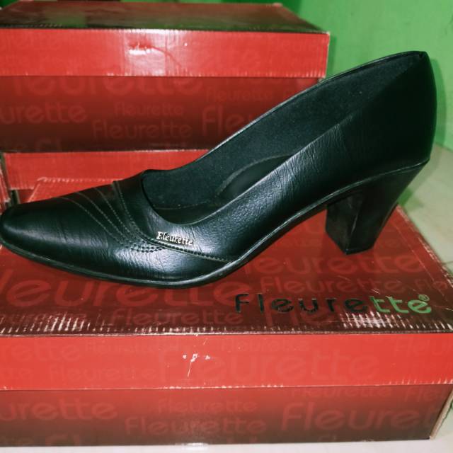 Sepatu kerja fleurette