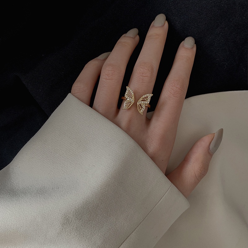 Cincin Bentuk Kupu-Kupu Bahan Alloy Lapis Emas / Silver Aksen Berlian Imitasi Untuk Wanita Butterfly