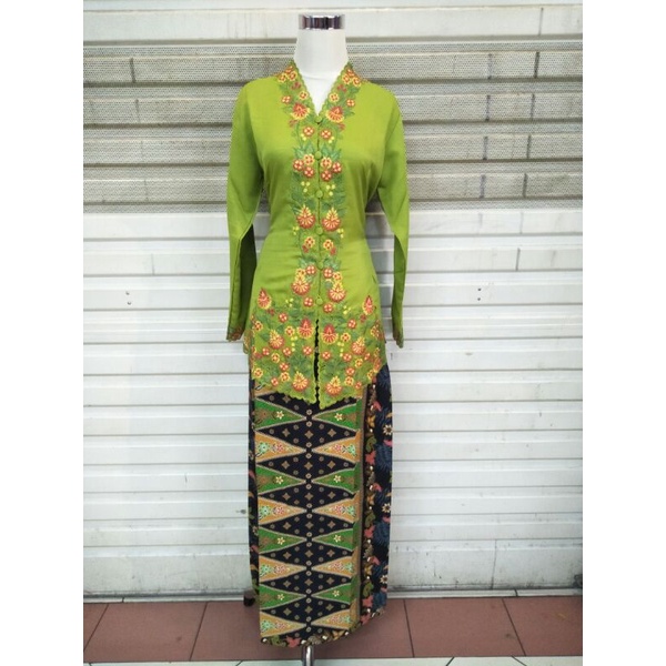 BAJU KEBAYA ENCIM//BAJU KEBAYA ENCIM WARNA//BAJU KEBAYA ENCIM RESMI DAN KAINNYA/ROK