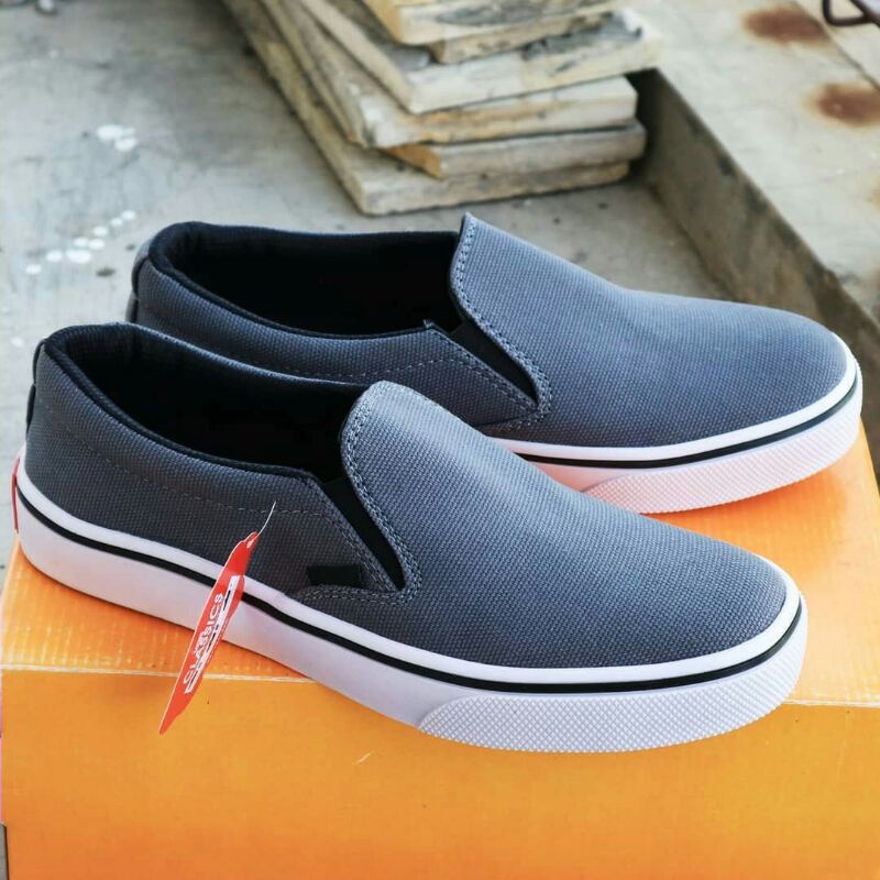 VANS SLIP ON PRIA BISA COD KASUAL SANTAI SEPATU SLIP ON PRIA