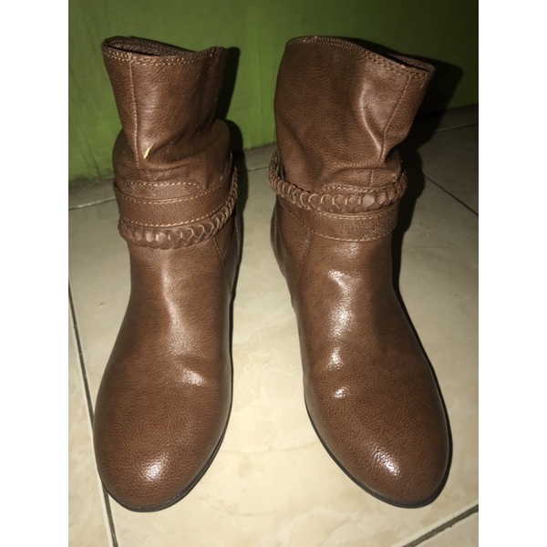 PRELOVED SEPATU BOOTS “AMERICAN EAGLE”