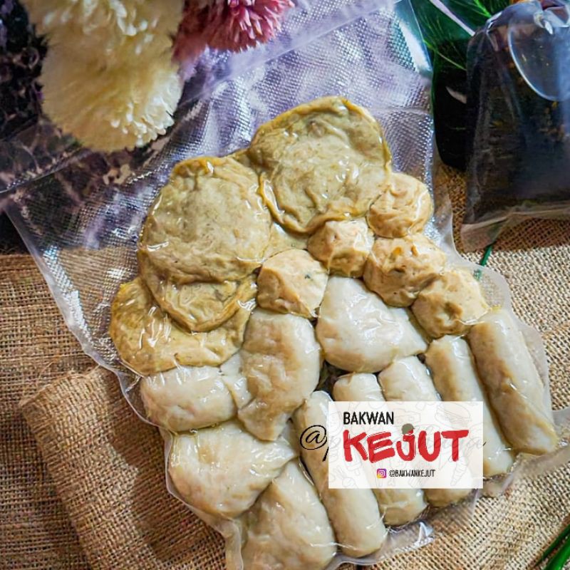 

PEMPEK PALEMBANG KECIL ISI 20 PCS + 250ML CUKO SEDAP