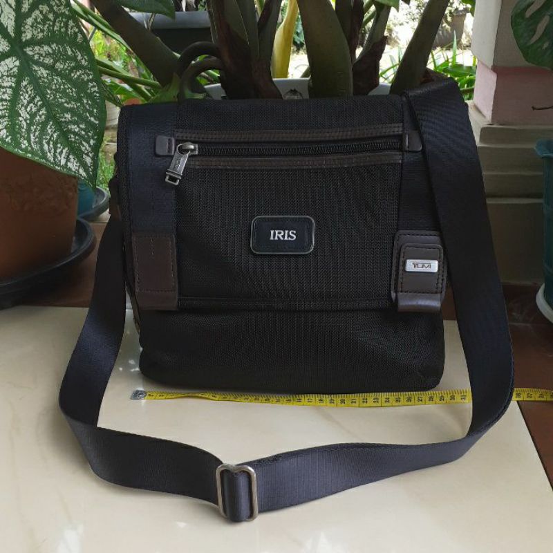 Tas Selempang Second / Preloved TUMI / Sling Bag / Bekas