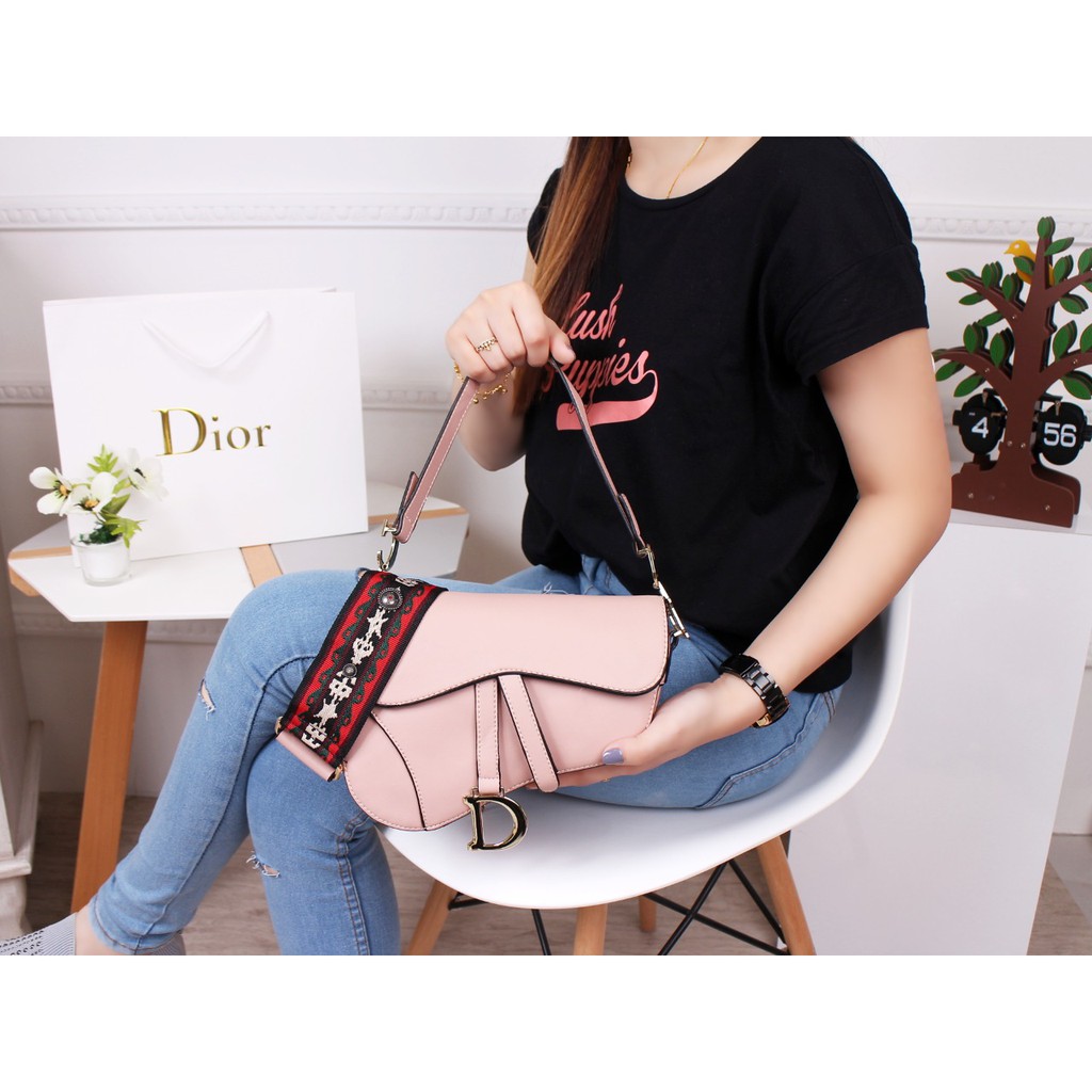 DIOR #2525 ICONIC SADDLE / TAS SELEMPANG WANITA BATAM