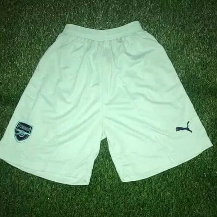 Khanzzs lagi ada      CELANA BOLA ARSENAL 3RD OFFICIAL 2018-2019 GRADE ORI     Mari beli kak