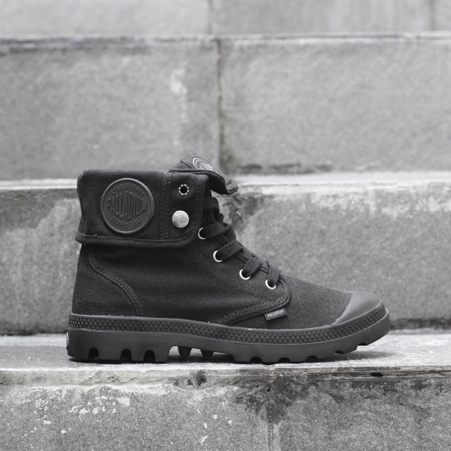 palladium boots black and white