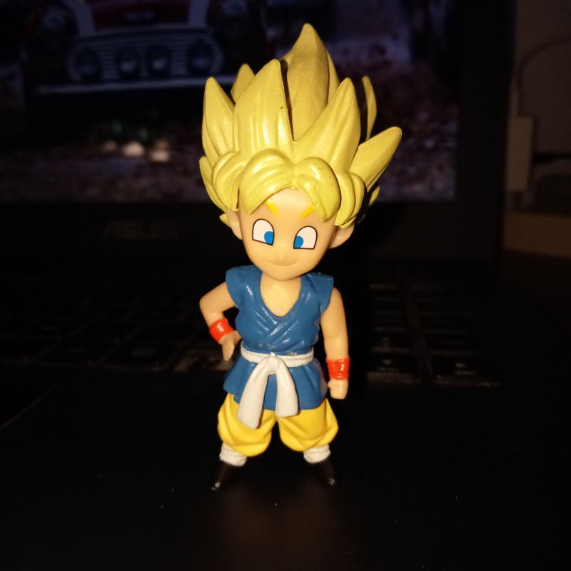 Goku Super Saiyan Action Figure Dragon Ball  Pajangan Hadiah Souvenir Kado Unik Ulang Tahun Ultah I 