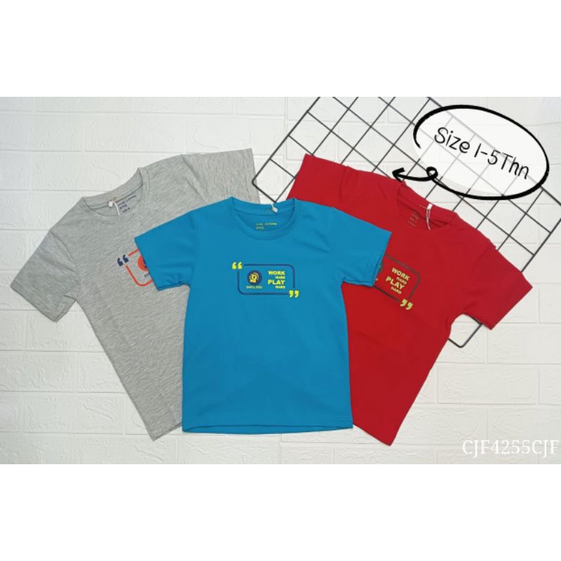 Kaos gugel lengan pendek