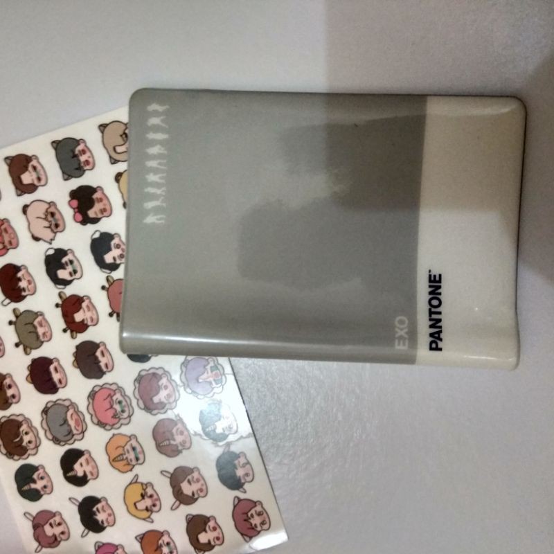 EXO PASSPORT CASE PANTONE