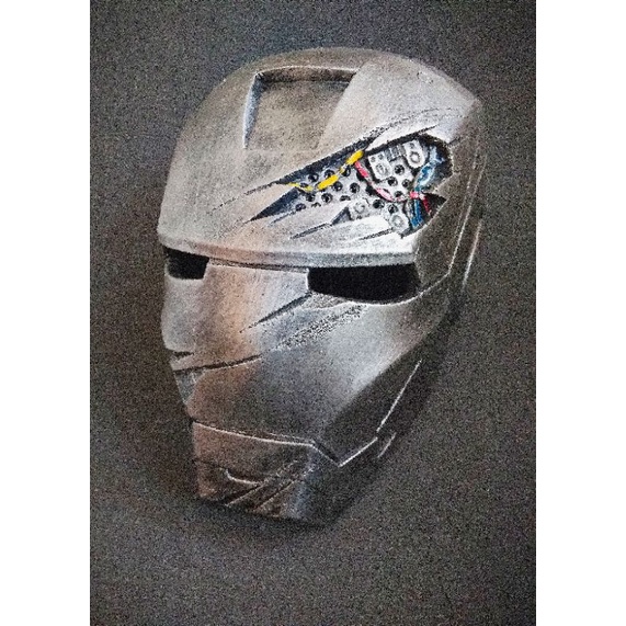Helm Iron Man Verrsi Battle Demage