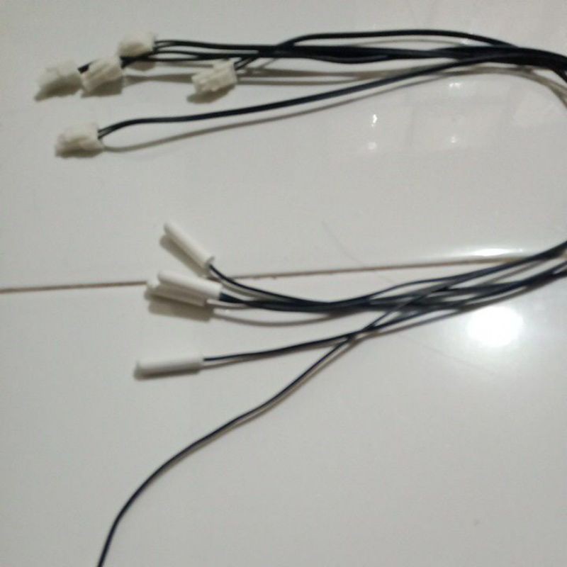 Thermis kulkas 2 pintu sanyo aqua