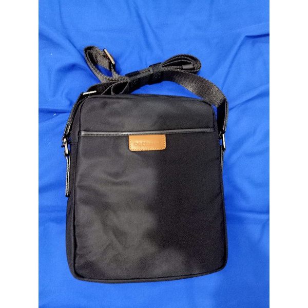 TAS SLING OBERMAIN KULIT