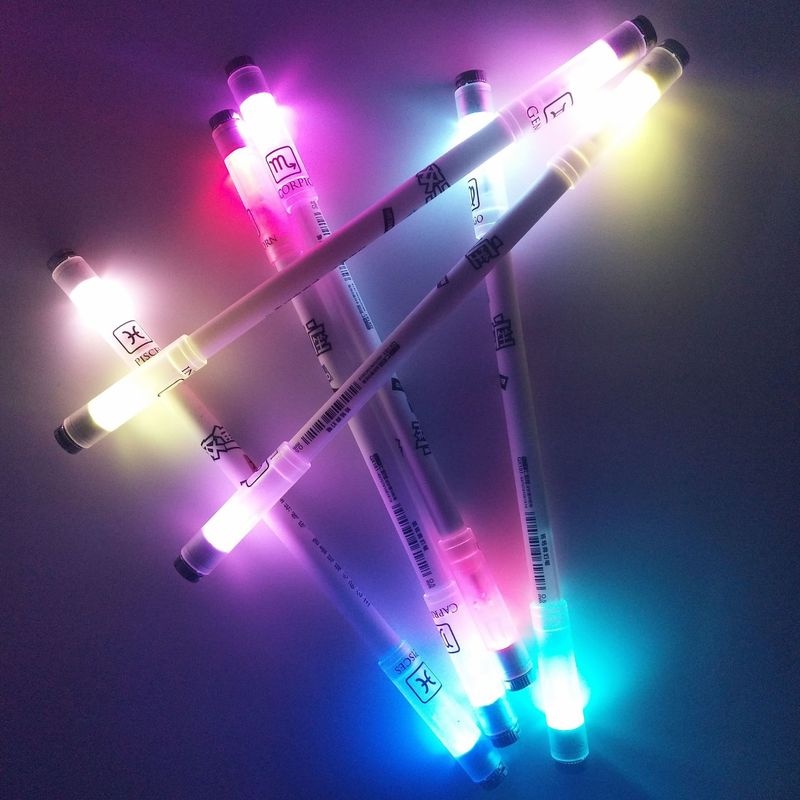 1 Pc / set Pulpen Gel Led Warna-Warni Model Putar Untuk Pelajar