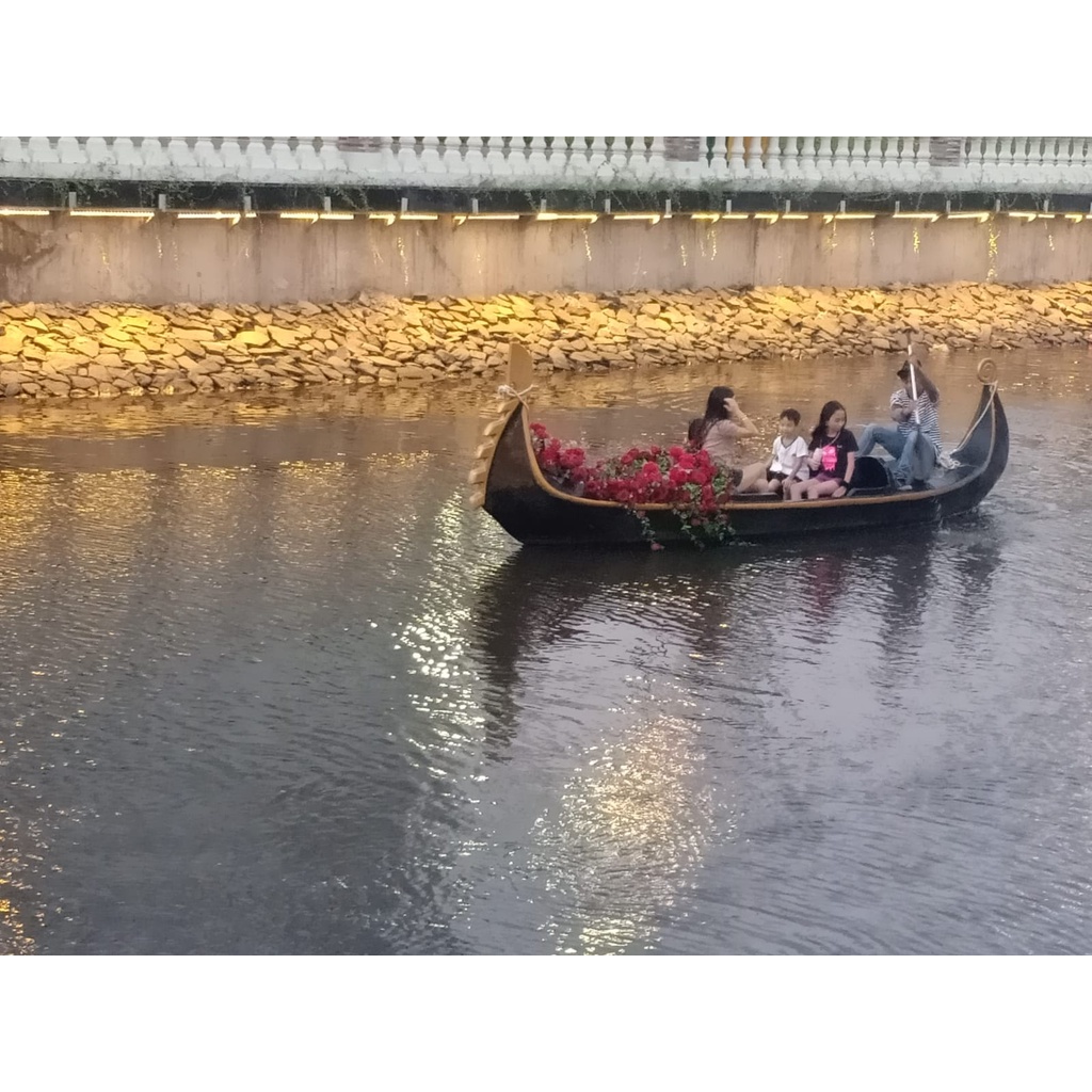 perahu dayung aatau perahu gondalo ,pabrik perahu besar