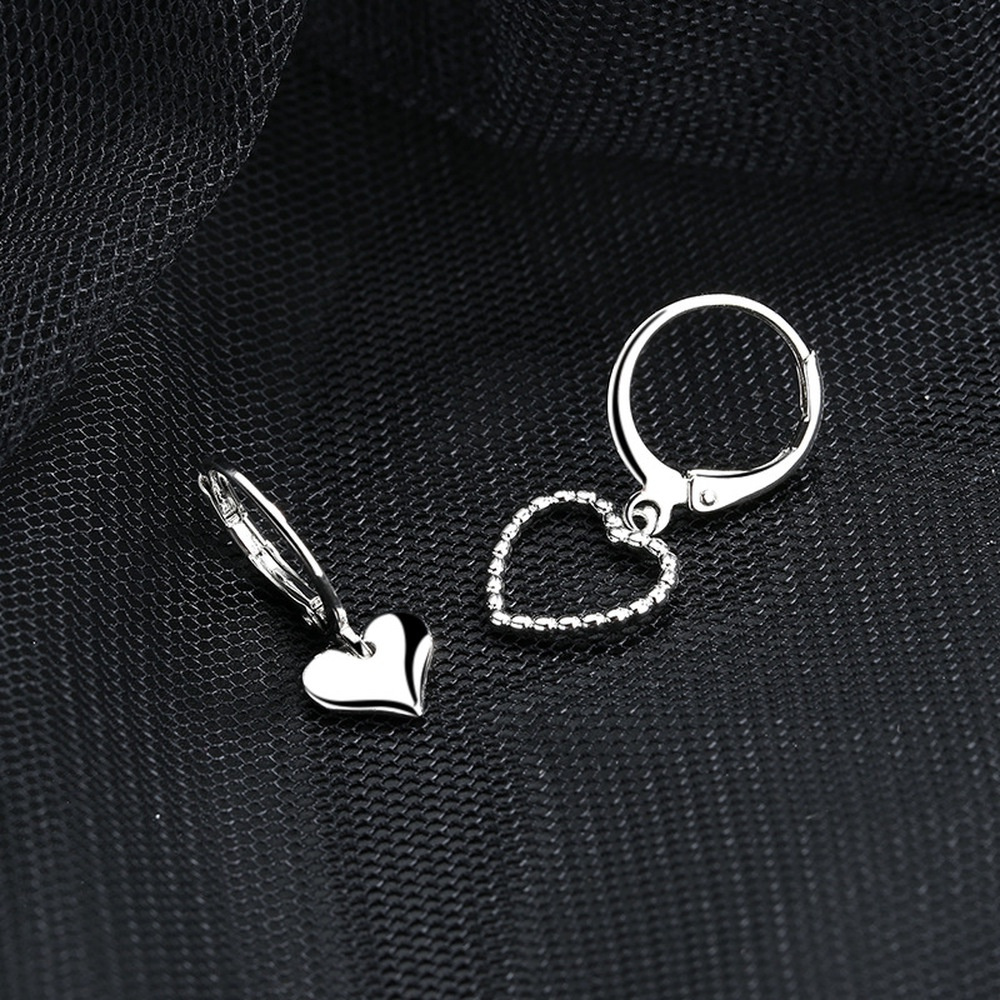 Anting Bentuk Hati Asimetris Model Hollow Gaya Korea Hip Hop Untuk Wanita