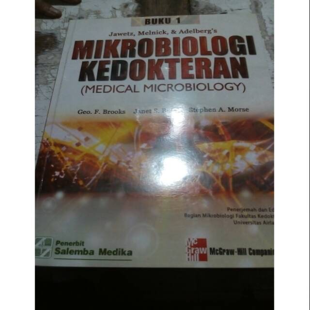 Buku Mikrobiologi Kedokteran