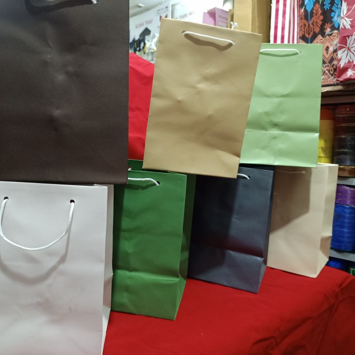 

✨ BISA COD ✨ paper bag toples warna isi 12 pcs satu lusin satu warna mksh