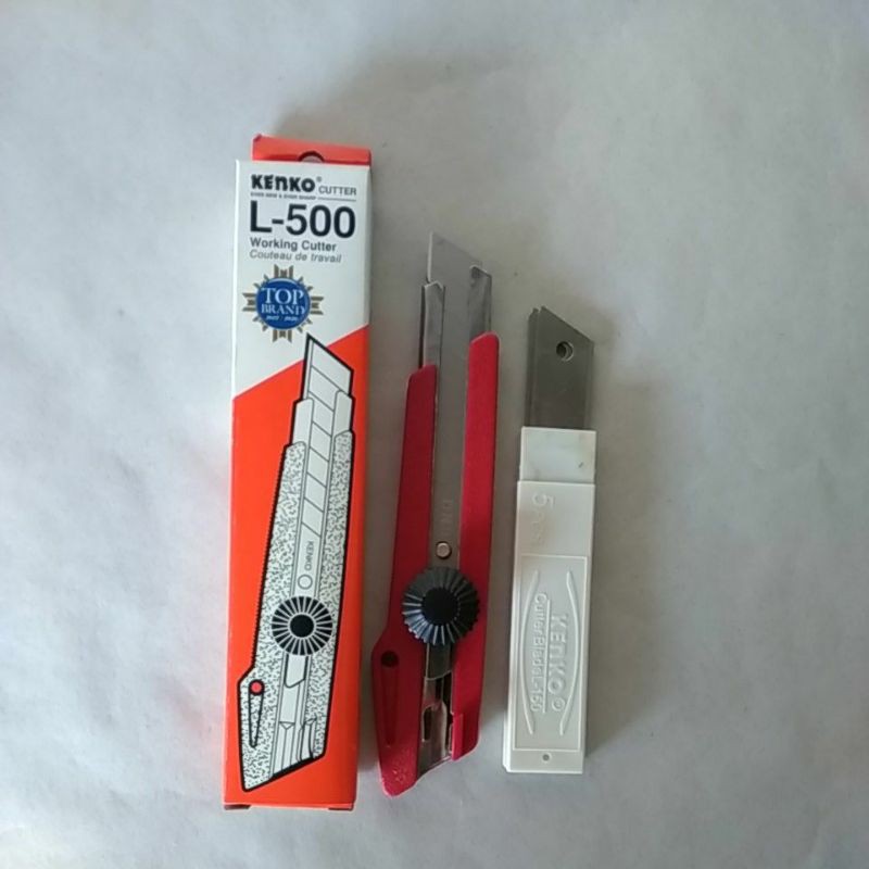 

Cutter KENKO L-500 dan isi cutter L150 dijual per set