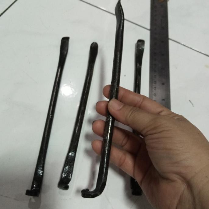 Cungkilan Ban Sepeda / Motor Dari Bahan Besi 20 Cm Alat Pembuka Ban