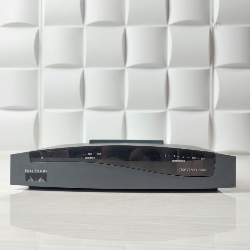 Cisco800 Series TipeCisco831 Ethernet Broadband Router