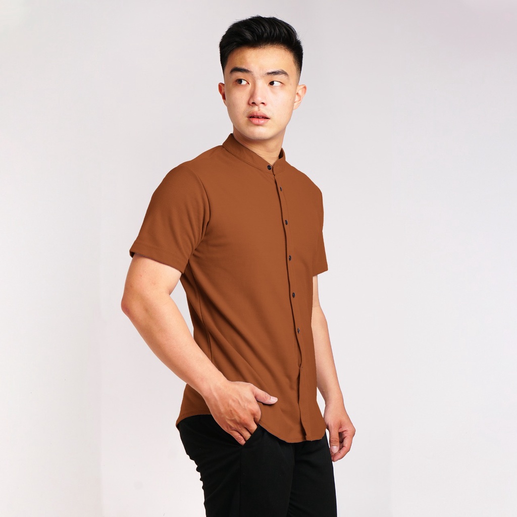 Kemeja Polos Pria Lengan Pendek kemeja Pique Ciangi Kerah Sanghai Slimfit Size M - XXL BROWN