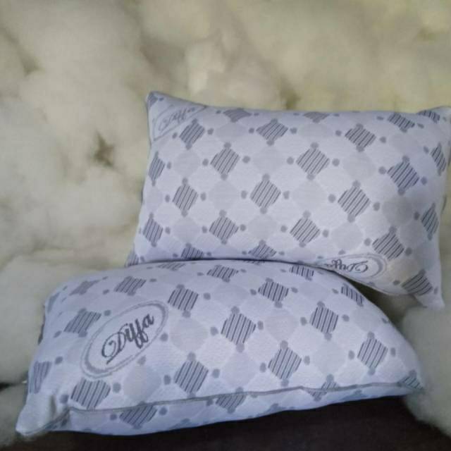 Bantal hotel motif Diffa