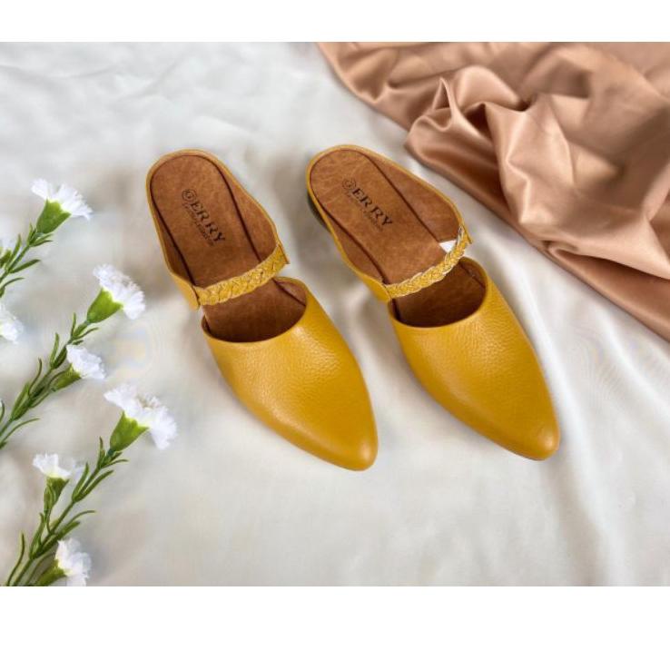 Penjualan Terbanyak.. Sandal flat series putri kulit asli sapi√Leather Garut