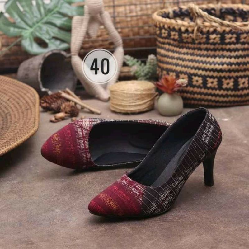 HEELS 7 CM, HEELS TENUN, HEELS ETNIK, SEPATU ULOS, SEPATU ETNIK, SEPATU PESTA, SEPATU KERJA