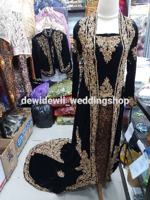 Sepasang Baju Pengantin JAWA, bahan bludru (BONUS 2 PASANG SELOP)