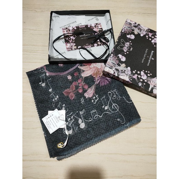 buttonscarves nada series RE