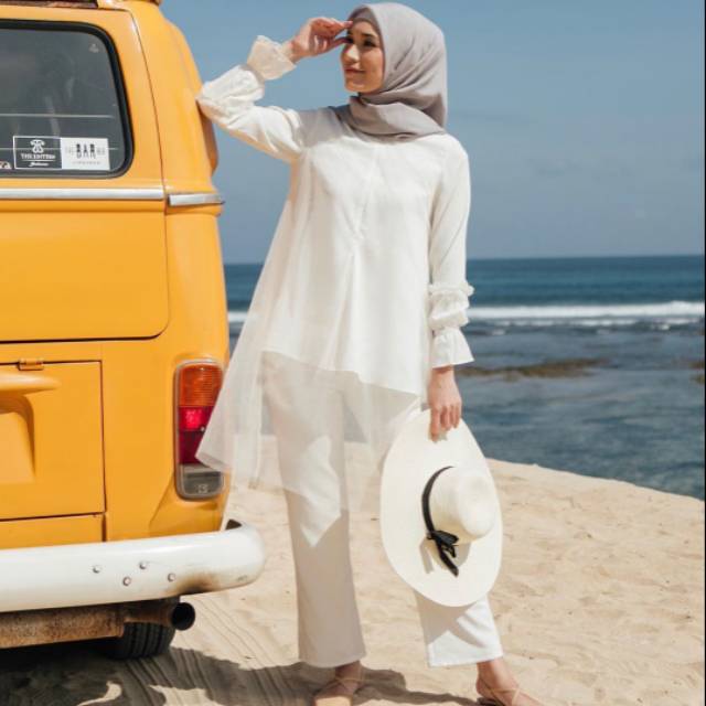 Kala Tunic XS White WearingKlamby