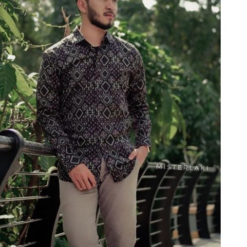 Kemeja batik diamond hitam pria slimfit lengan panjang