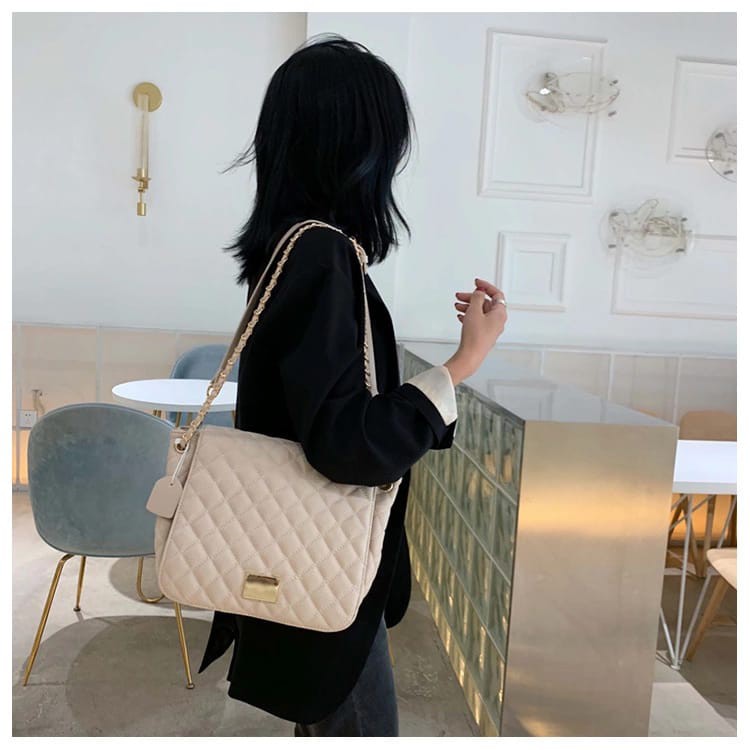 Tas rantai terbaru / tas rantai kekinian / tas rantai wanita / tas rantai tali panjang / tas rantai