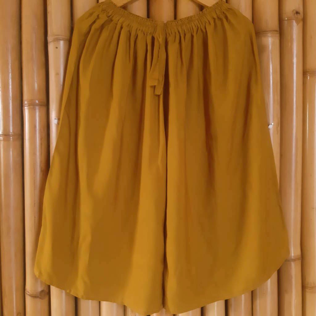 Celana Kulot 3/4 Jumbo Bali Warna Polos Rayon Lembut dan Adem-Gold