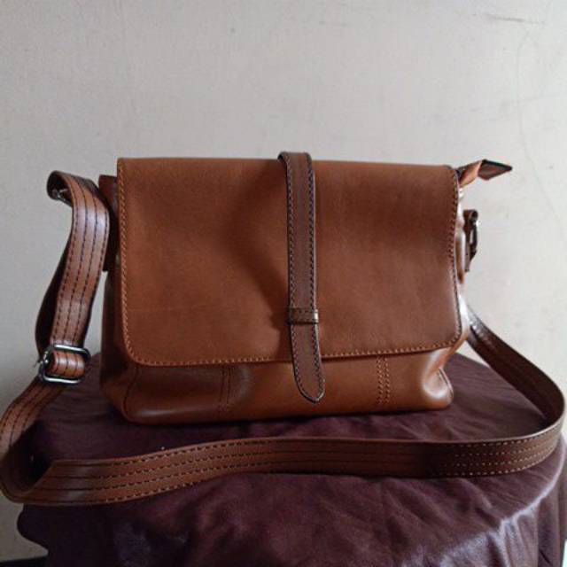 PRELOVED TAS KULIT