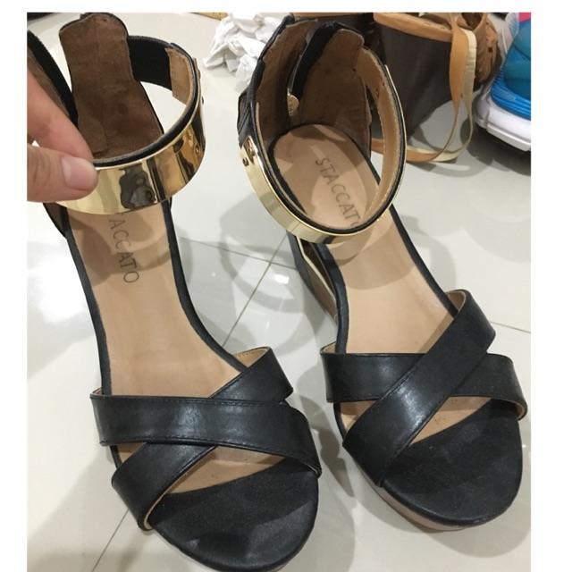 Preloved Staccato wedges