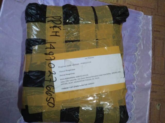 Kain Prada Emas Meteran Motif Wajik