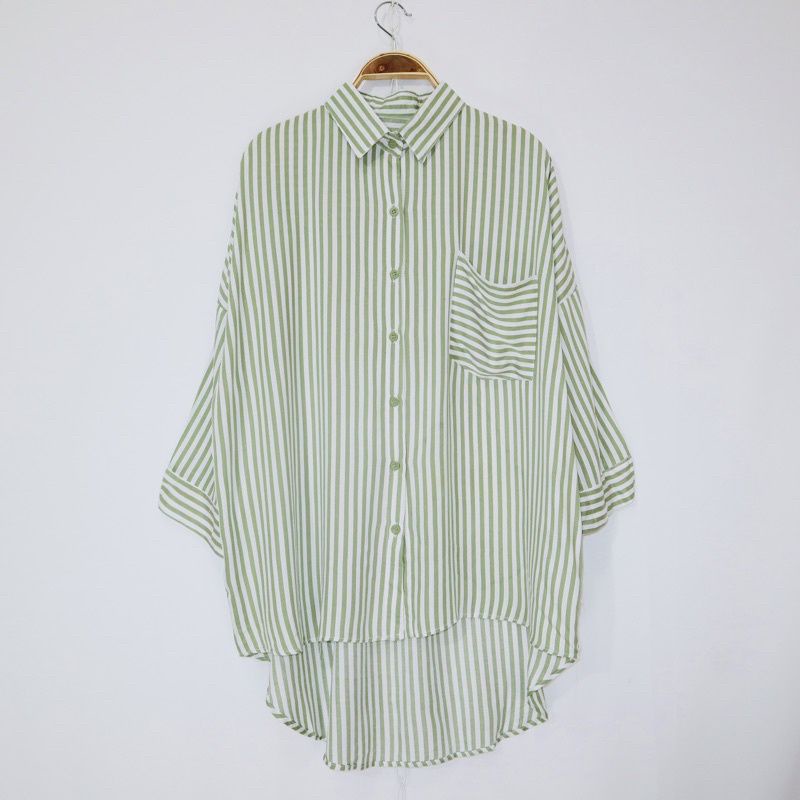 BEFAST - ZEC OOTD Wanita Kemeja KIRIN / Nazha Oversize Shirt / kemeja Oversize / Kemeja Salur / Oversize Kemeja Kantor / Fashion Wanita Modis / Terlaris / Kem Motif Garis-Garis / Atasan Lengan Panjang